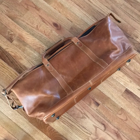 *Feature* NWT! Canyon Outback 100% Leather Duffel - Picture 3 of 5